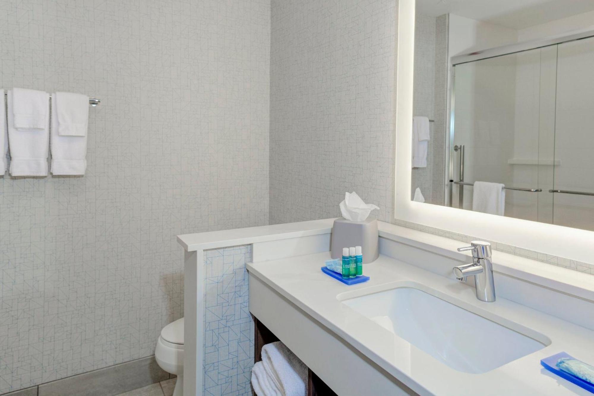 Holiday Inn Express & Suites - King George - Dahlgren By Ihg Alden Ngoại thất bức ảnh